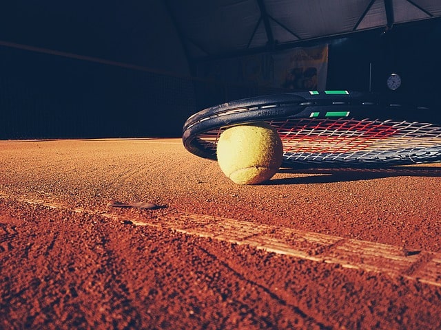 racket on cray court